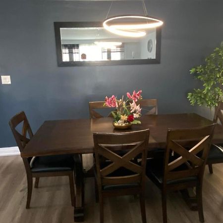 Spectacular 3 Bedroom 2 Wr House - Close To Airport Toronto Exterior foto